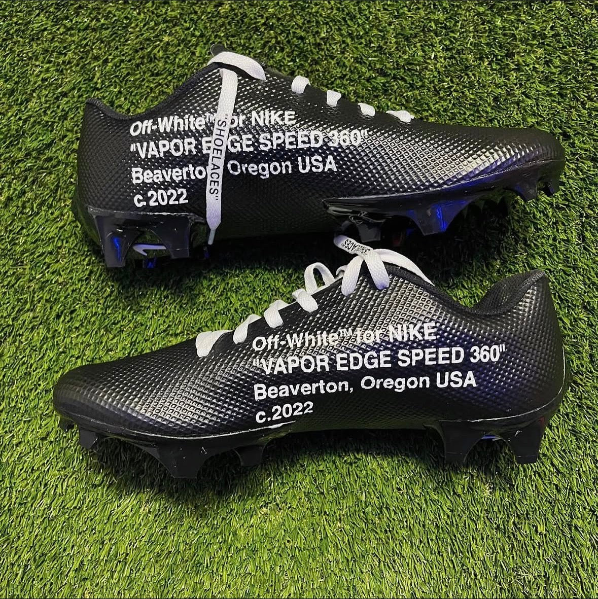 Off white Oregon Nike cleats