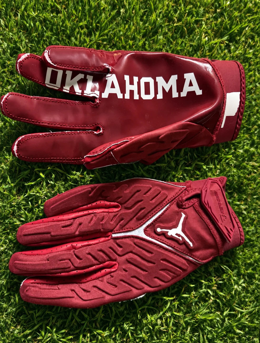 Oklahoma gloves